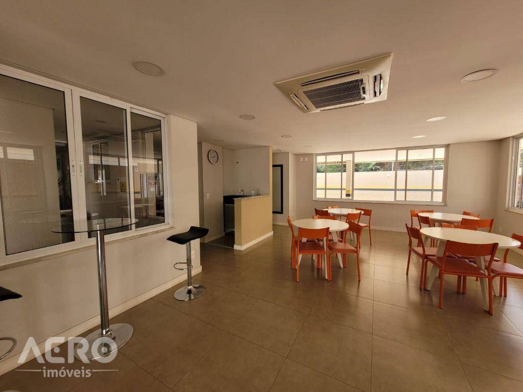 Apartamento à venda com 2 quartos, 70m² - Foto 4