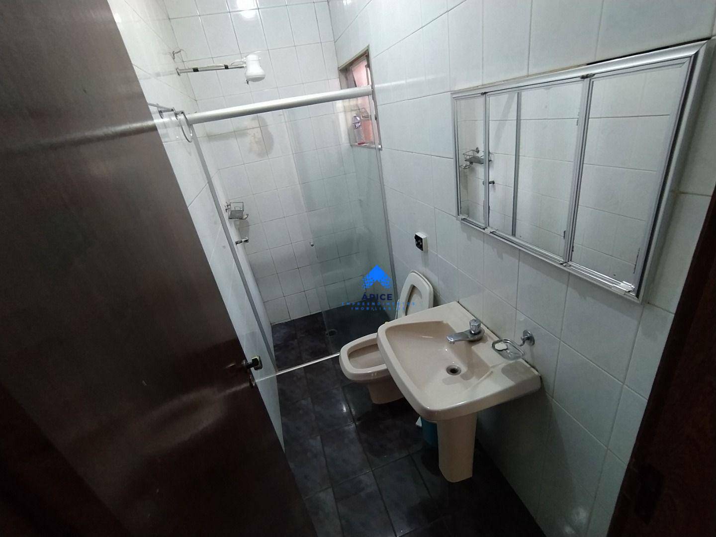 Casa para alugar com 3 quartos, 160m² - Foto 8