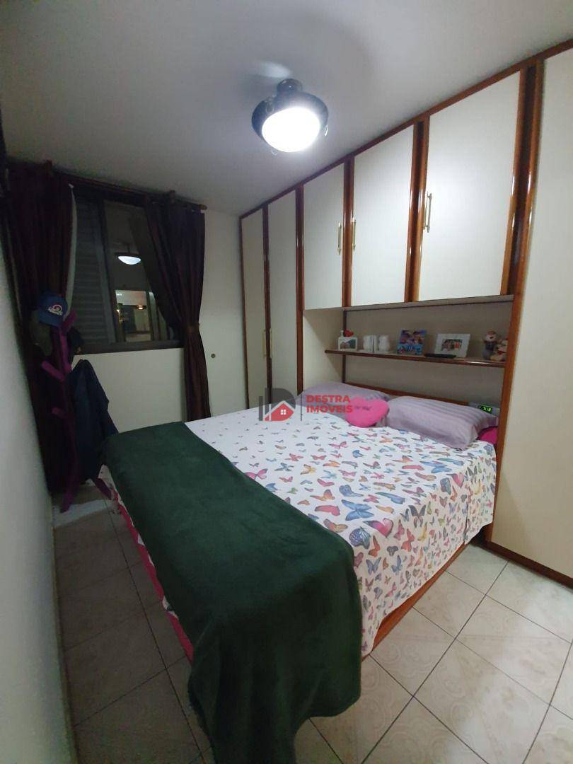 Apartamento à venda com 3 quartos, 76m² - Foto 19