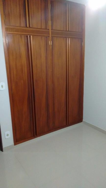 Apartamento à venda com 3 quartos, 77m² - Foto 2