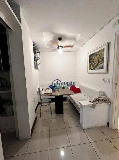 Apartamento à venda com 3 quartos, 134m² - Foto 4