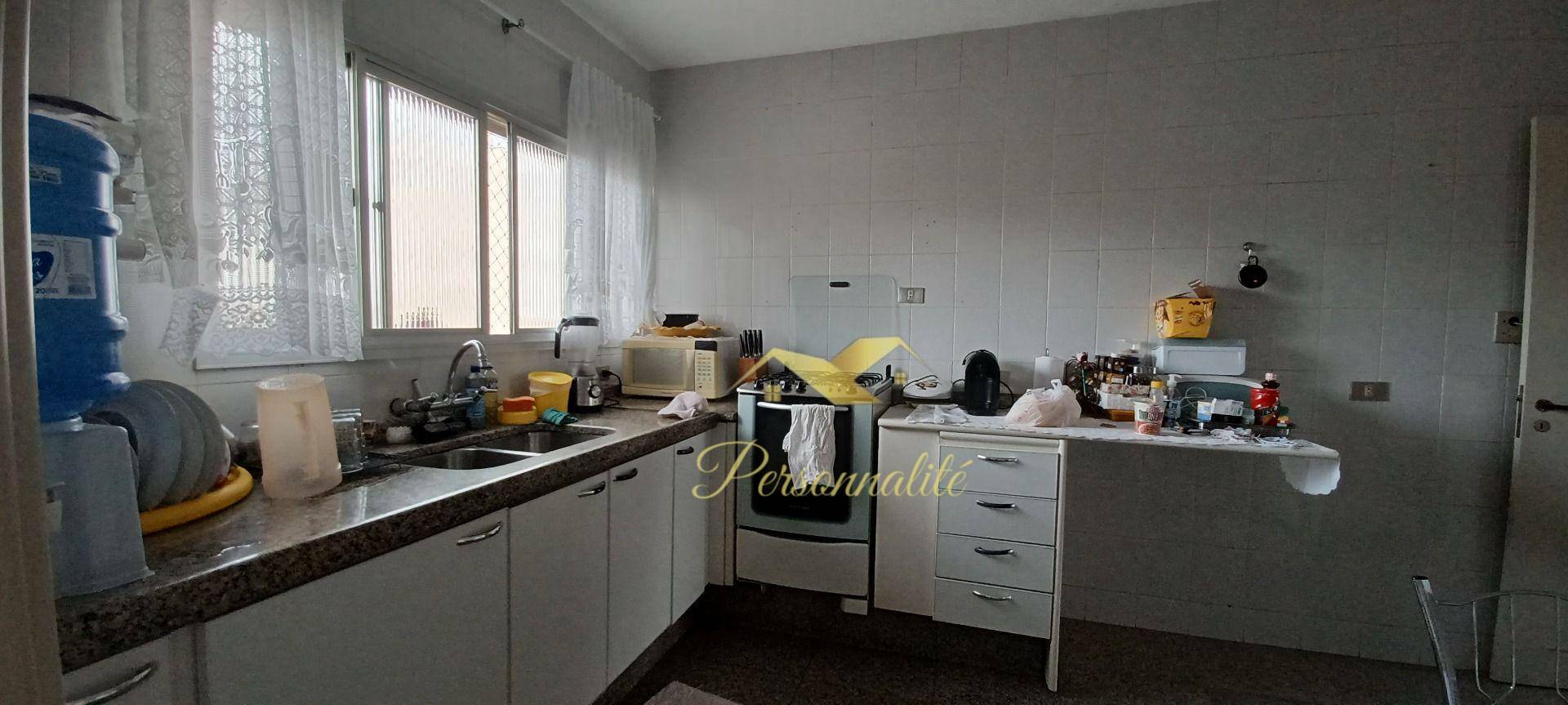 Apartamento à venda com 4 quartos, 210m² - Foto 2