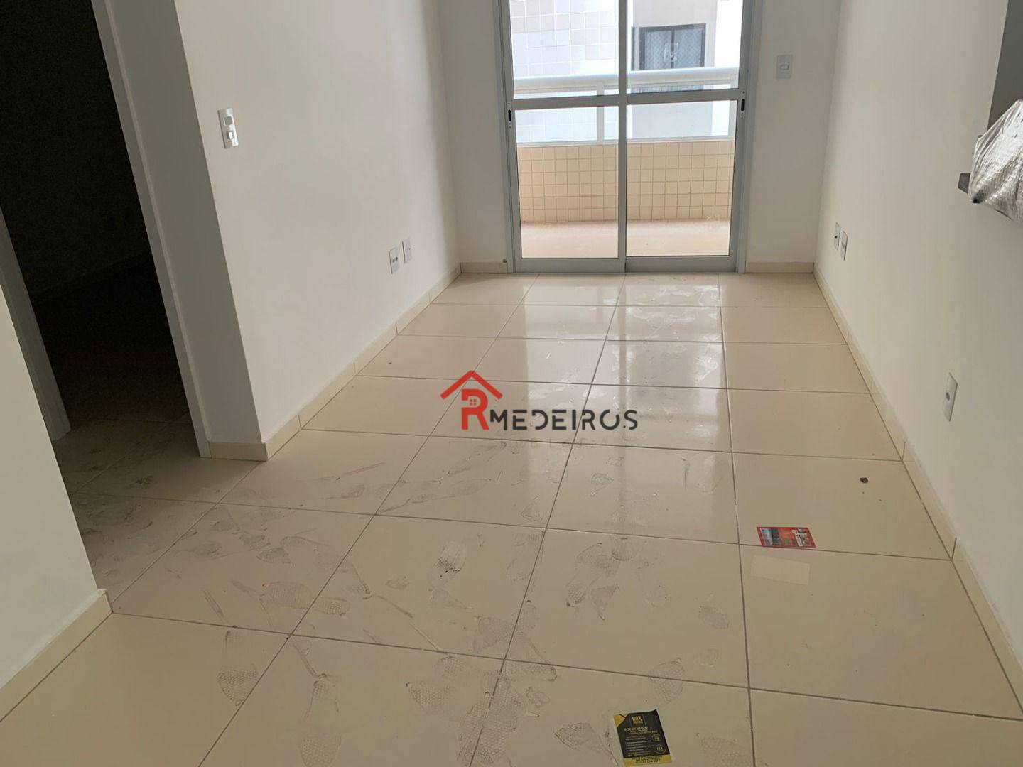 Apartamento à venda com 2 quartos, 66m² - Foto 3