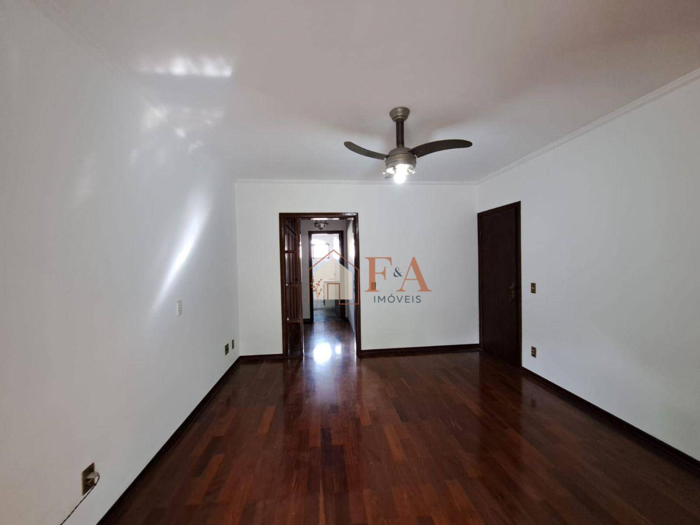 Casa à venda com 3 quartos, 244m² - Foto 21