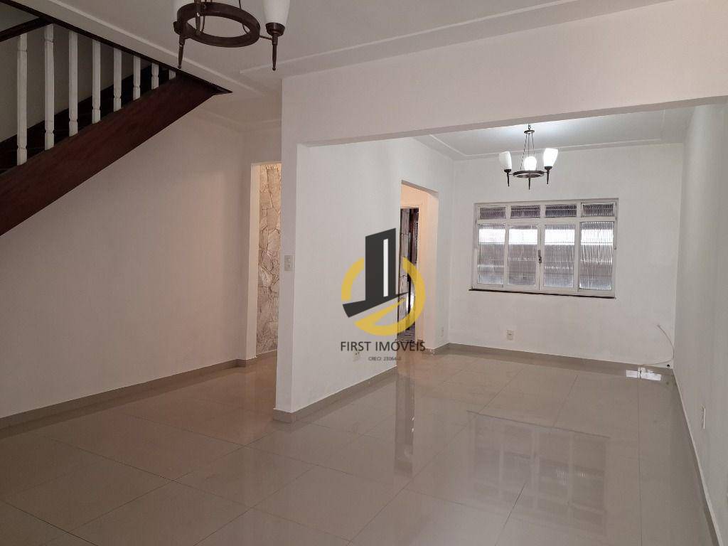 Sobrado à venda com 3 quartos, 150m² - Foto 1