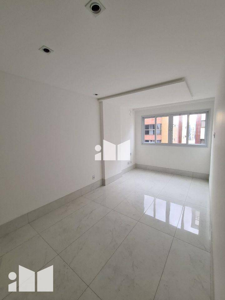 Apartamento à venda com 4 quartos, 125m² - Foto 18