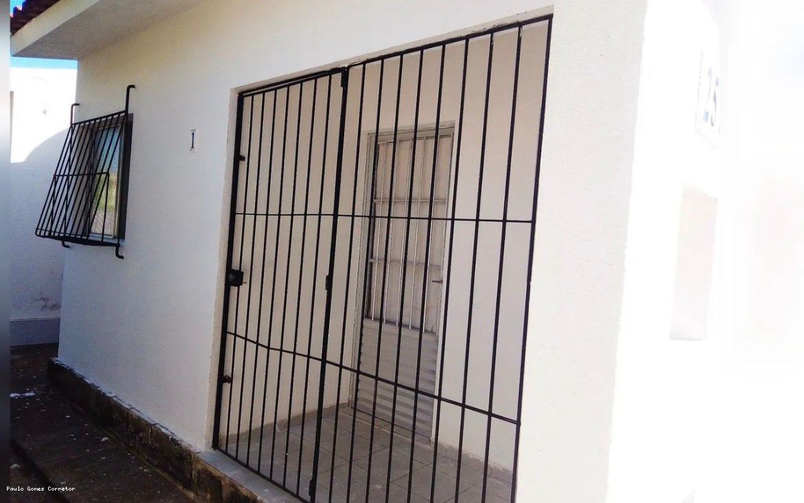 Casa à venda com 3 quartos, 65m² - Foto 2