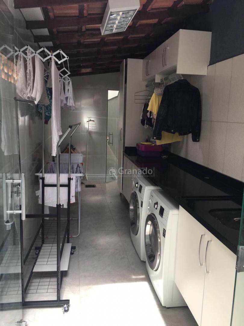 Casa à venda com 3 quartos, 220m² - Foto 13