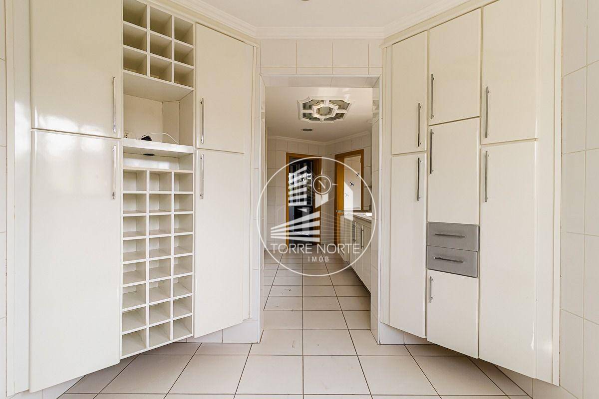 Apartamento à venda com 4 quartos, 196m² - Foto 4