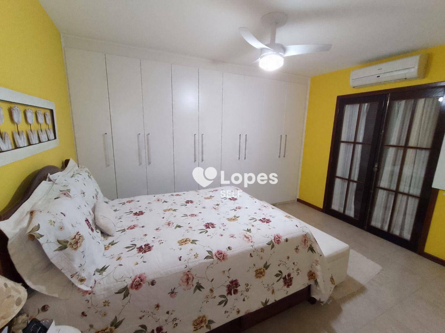 Casa de Condomínio à venda com 4 quartos, 355m² - Foto 13