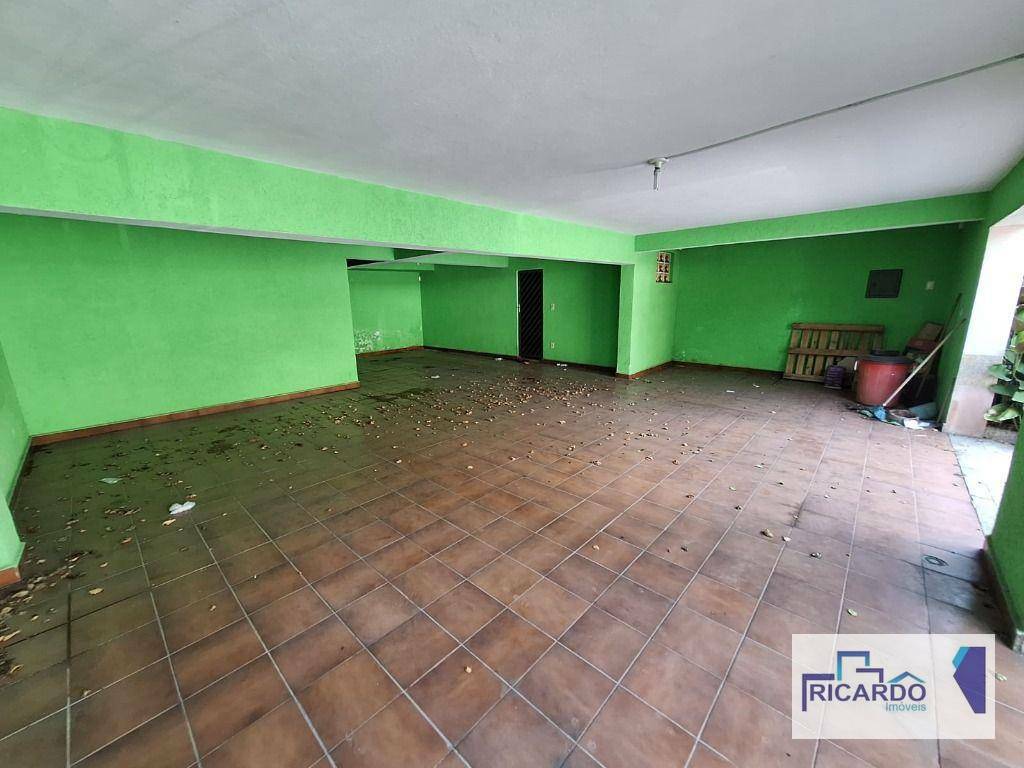 Casa à venda com 4 quartos, 300m² - Foto 3