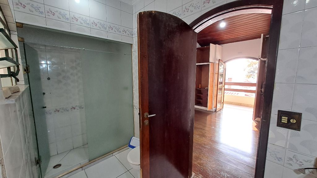 Sobrado à venda com 4 quartos, 327m² - Foto 35