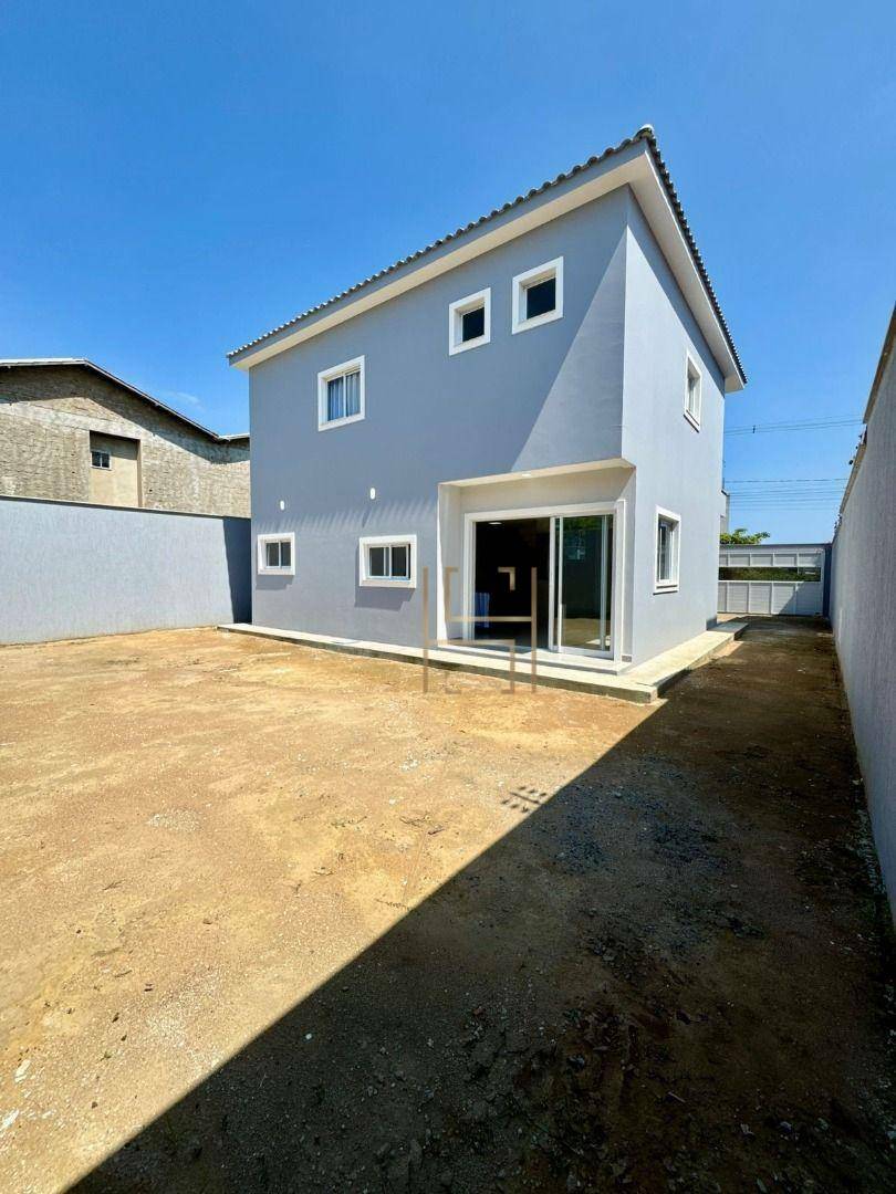 Casa à venda com 4 quartos, 157m² - Foto 3