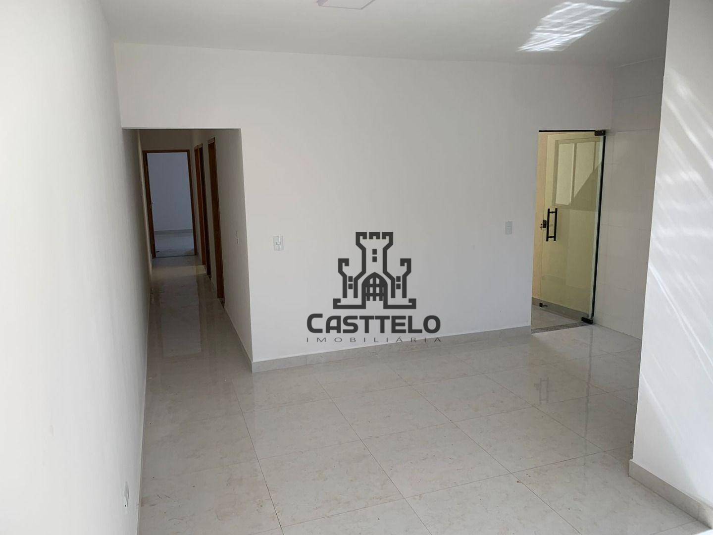 Casa à venda com 3 quartos, 102m² - Foto 2