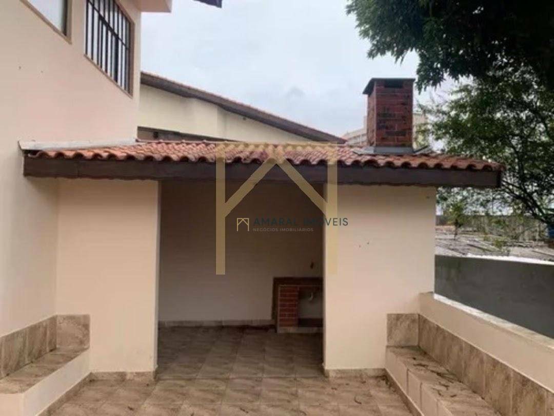 Casa à venda com 3 quartos, 210m² - Foto 11