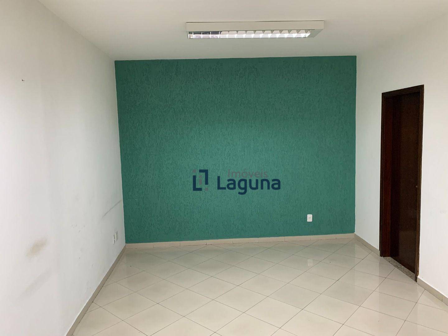 Casa para alugar com 3 quartos, 373m² - Foto 16