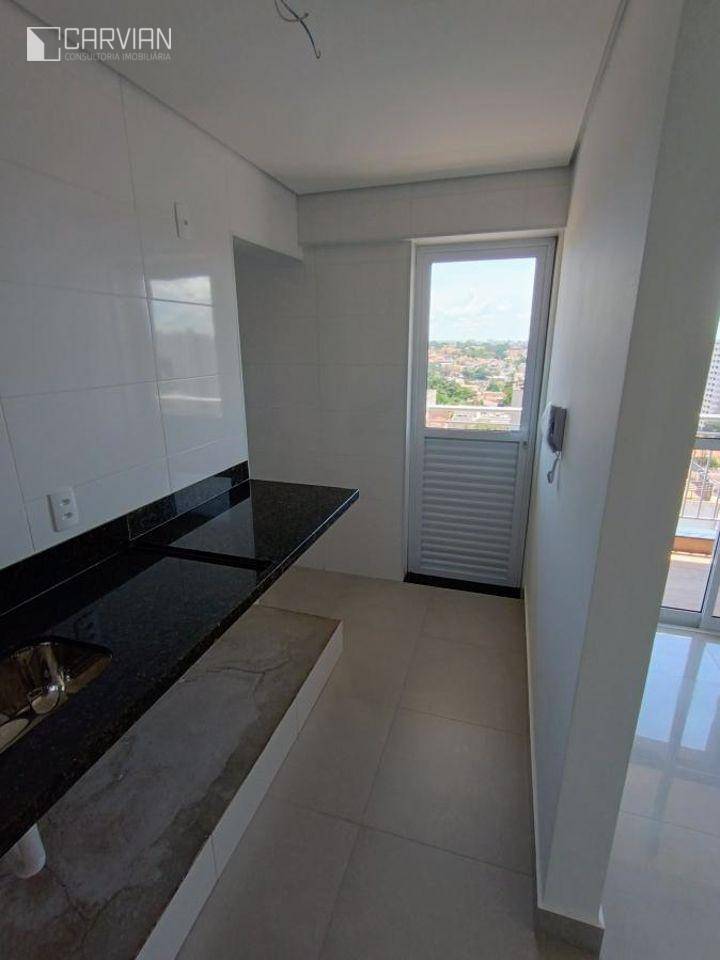 Apartamento à venda com 2 quartos, 67m² - Foto 5