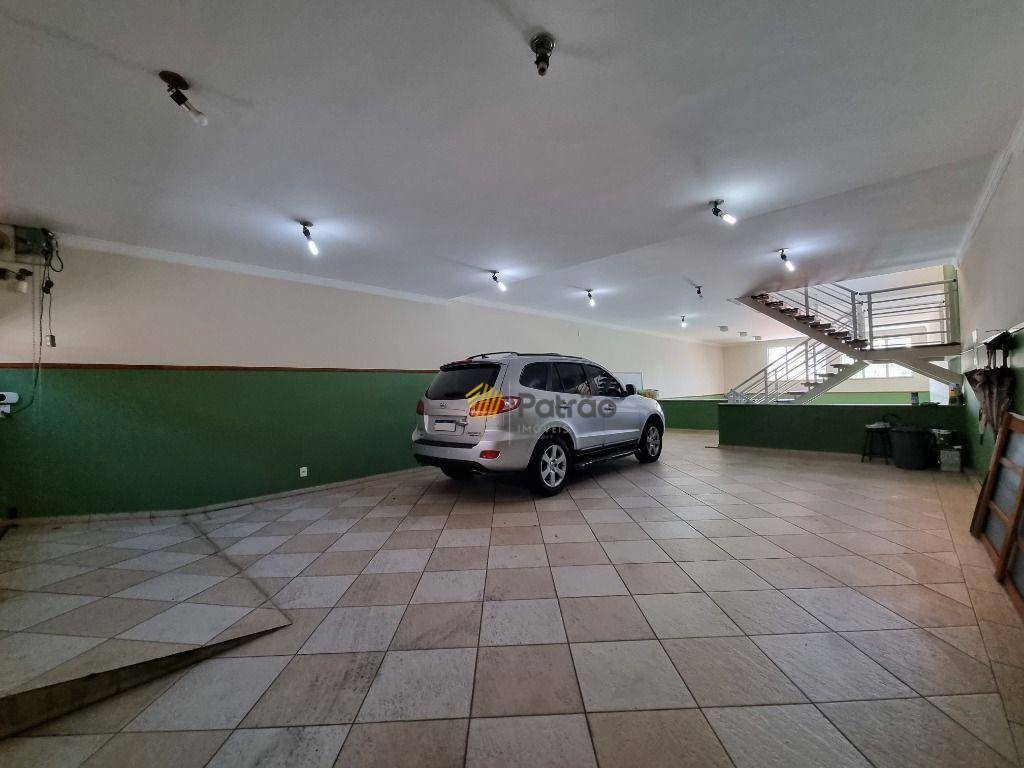 Sobrado à venda com 3 quartos, 550m² - Foto 39