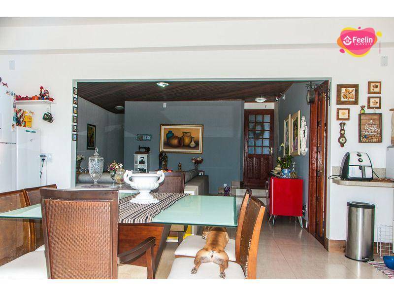 Casa à venda com 4 quartos, 110m² - Foto 4