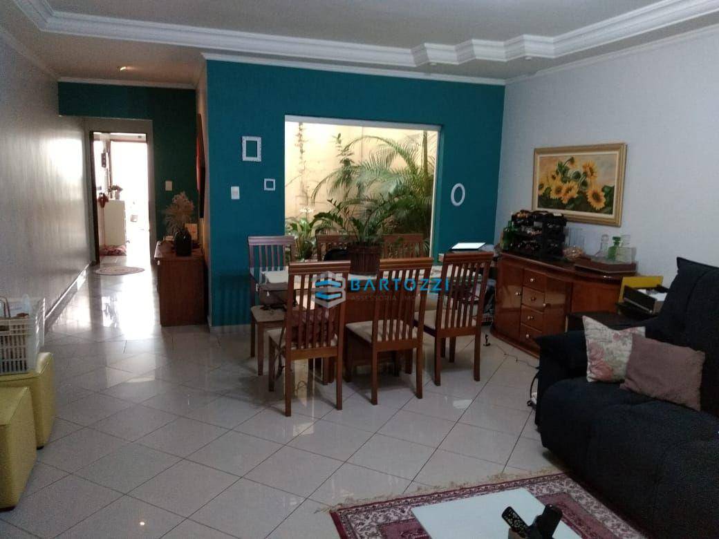 Sobrado à venda com 3 quartos, 198m² - Foto 1