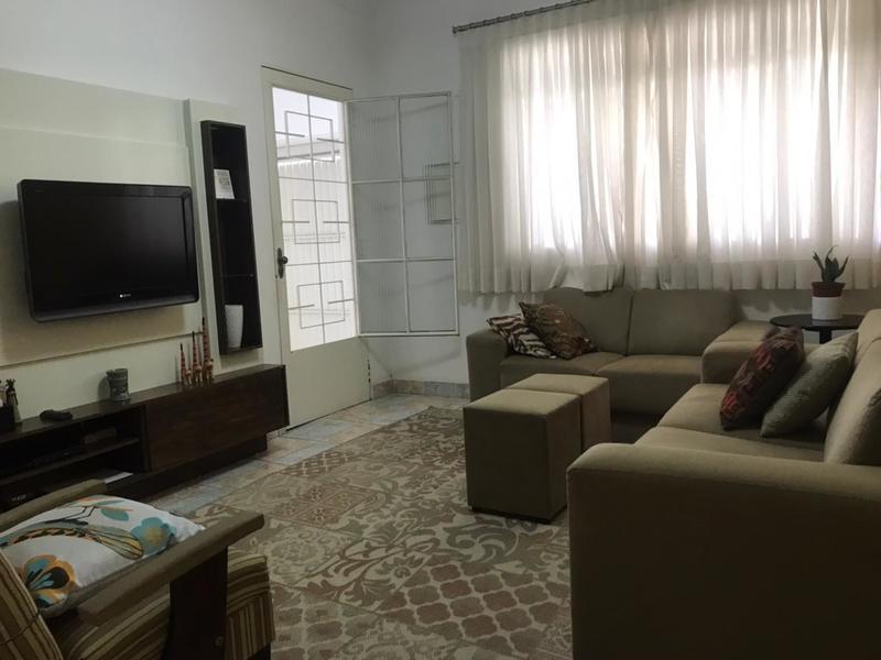 Casa à venda com 3 quartos, 121m² - Foto 1