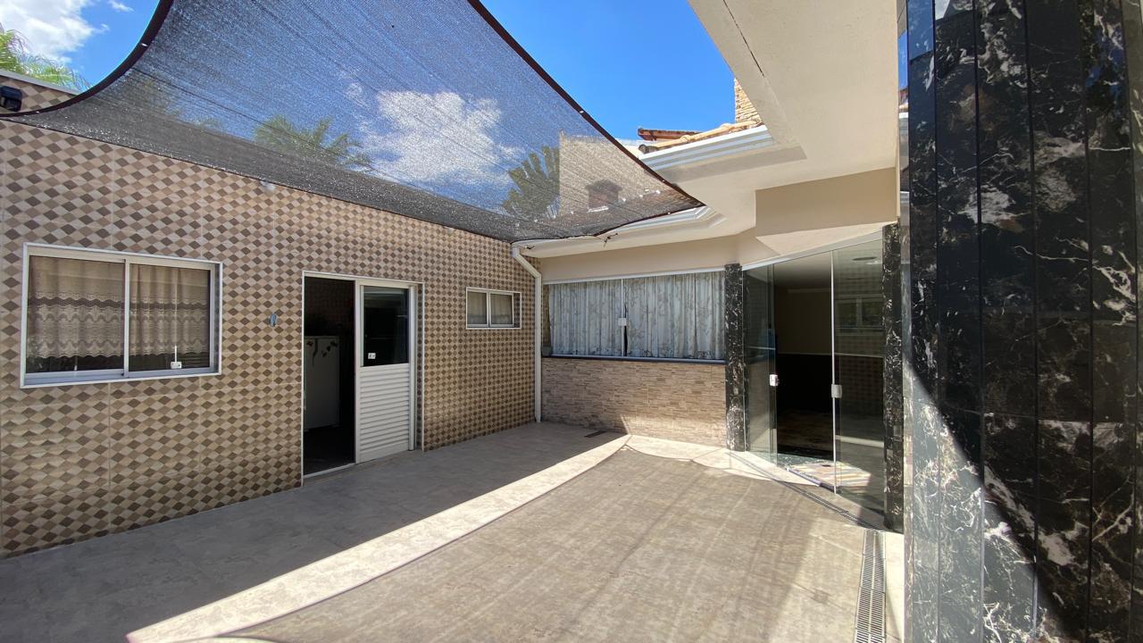 Casa de Condomínio à venda com 3 quartos, 360m² - Foto 3