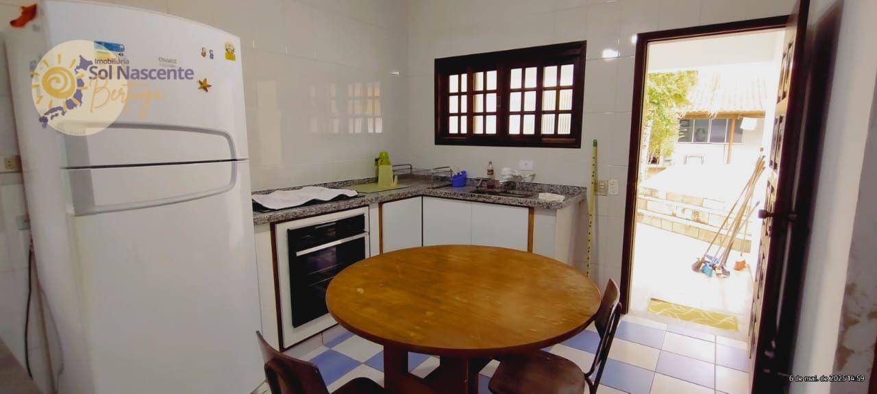 Casa para alugar com 3 quartos, 240m² - Foto 21