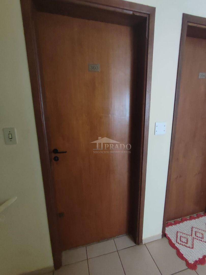 Apartamento à venda com 3 quartos, 70m² - Foto 2