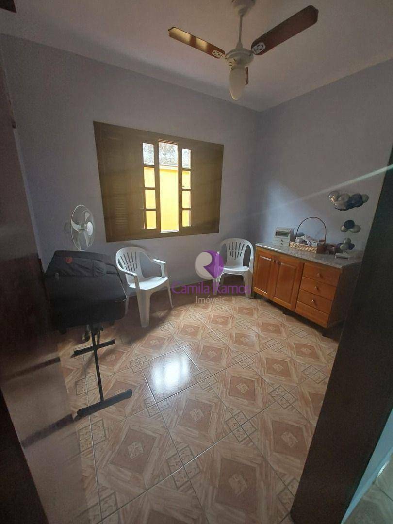 Casa à venda com 4 quartos, 210m² - Foto 17