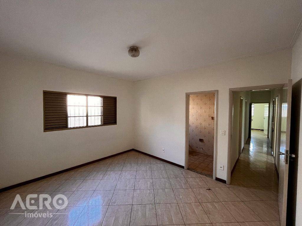 Casa à venda com 3 quartos, 206m² - Foto 10