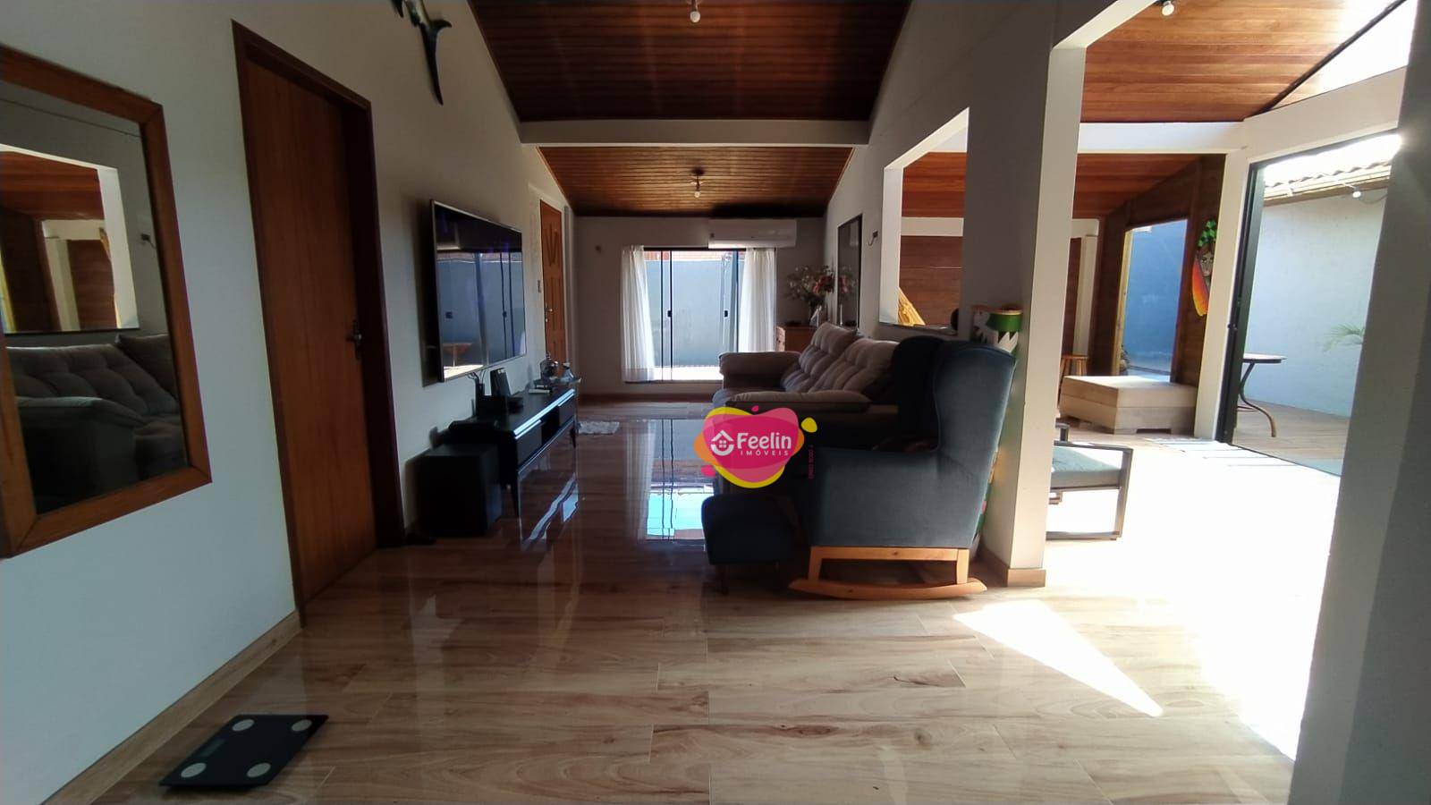 Casa para alugar com 3 quartos, 200m² - Foto 3