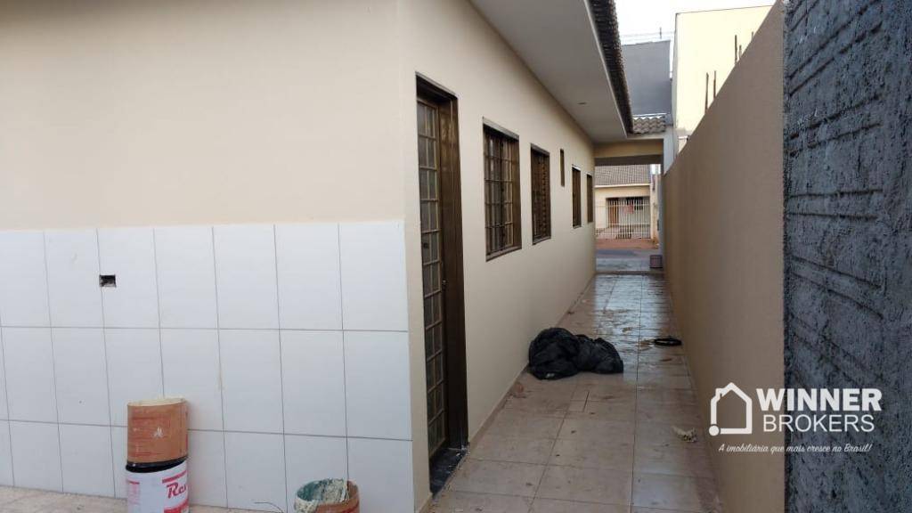 Casa à venda com 3 quartos, 80m² - Foto 2