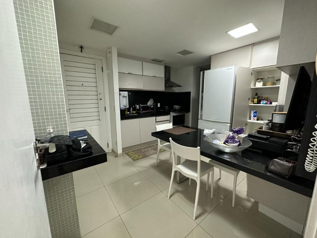 Apartamento à venda com 3 quartos, 132m² - Foto 8