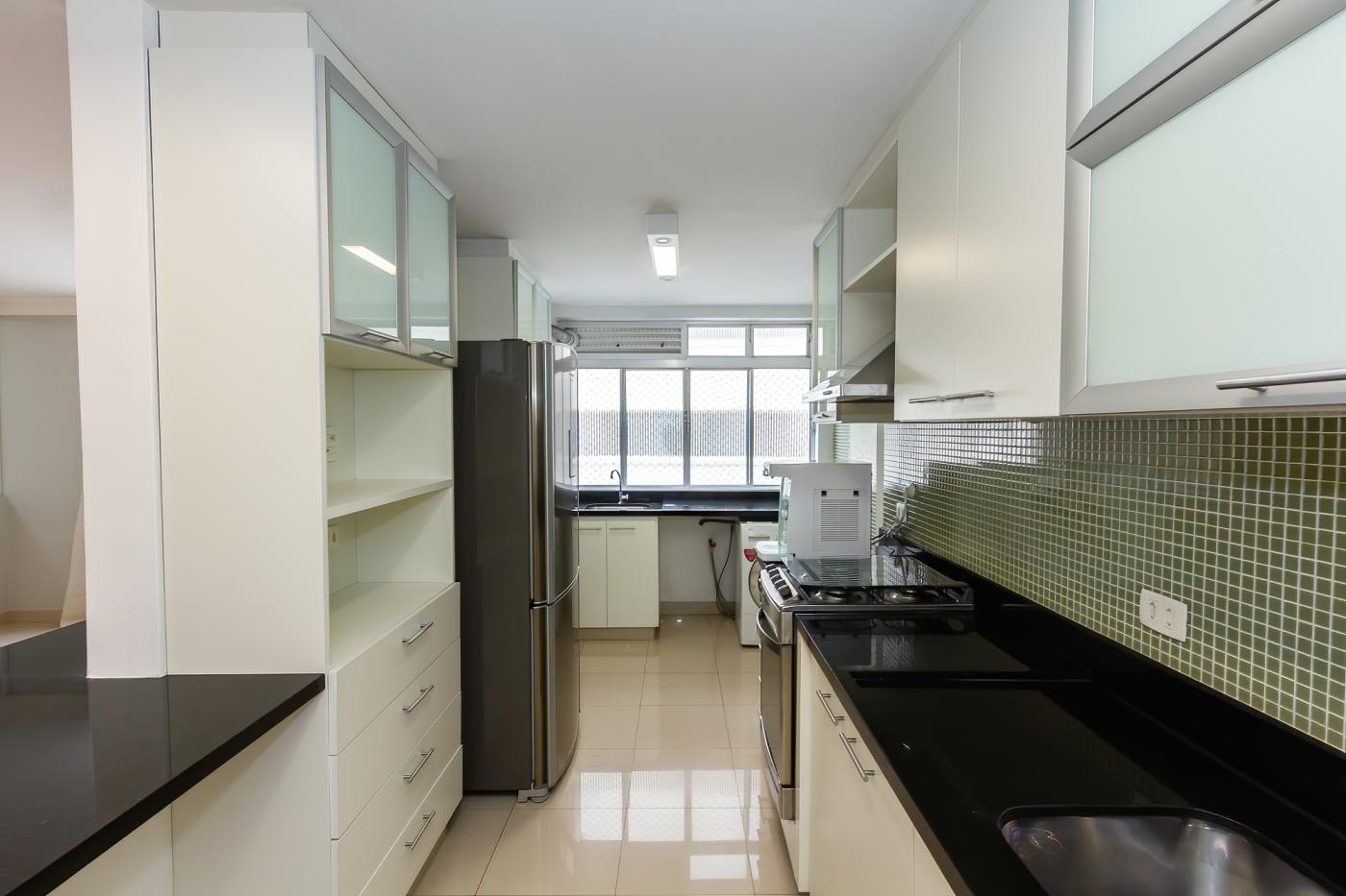 Apartamento para alugar com 2 quartos, 98m² - Foto 11