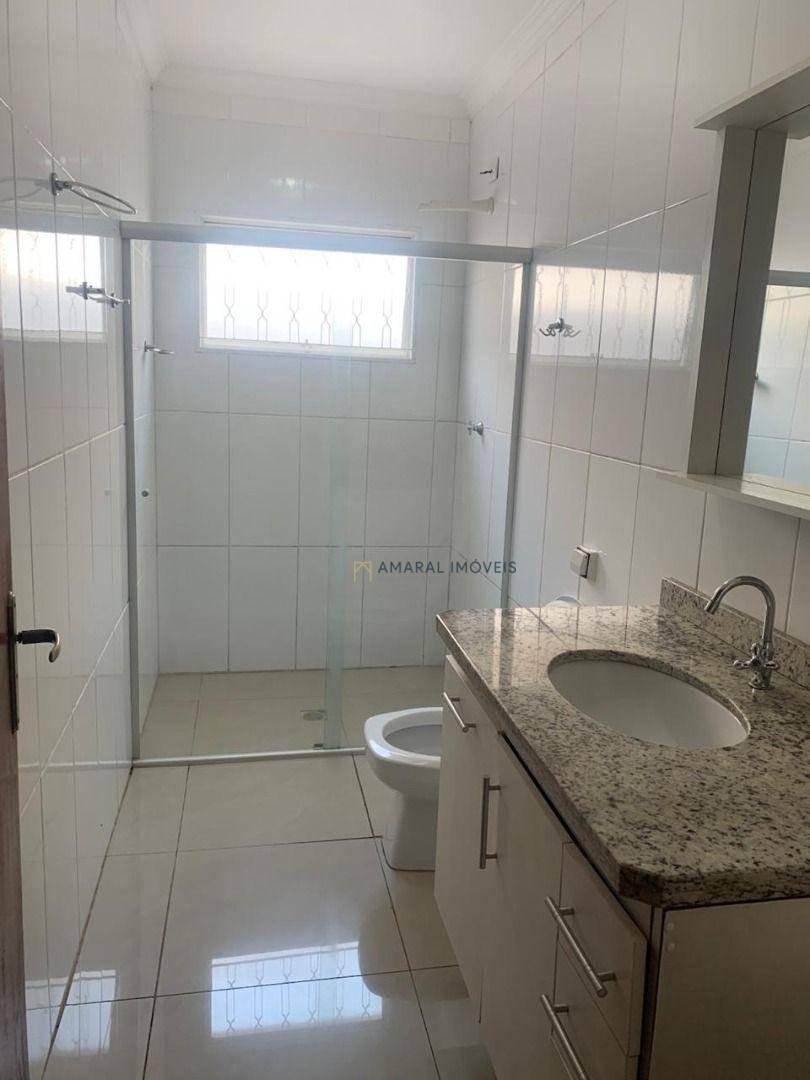 Casa à venda e aluguel com 2 quartos, 140m² - Foto 17