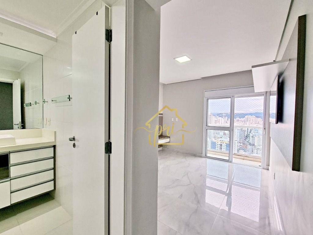 Apartamento para alugar com 3 quartos, 234m² - Foto 22