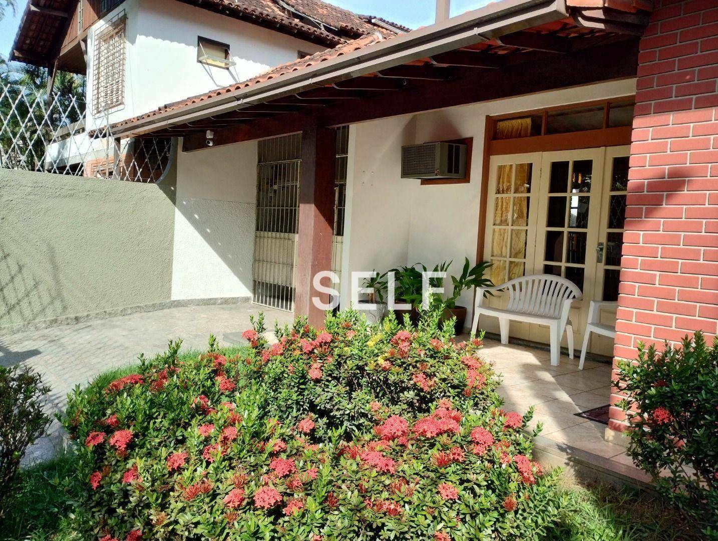 Casa, 4 quartos, 160 m² - Foto 1