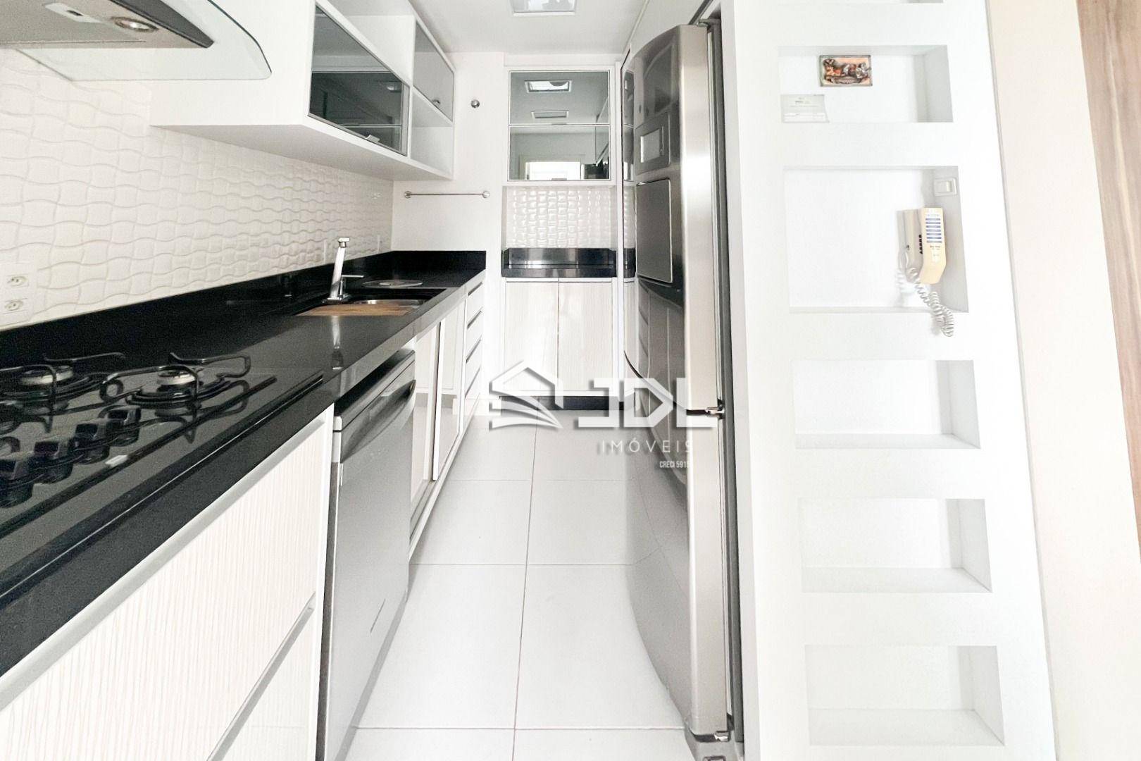 Apartamento à venda com 3 quartos, 106m² - Foto 7