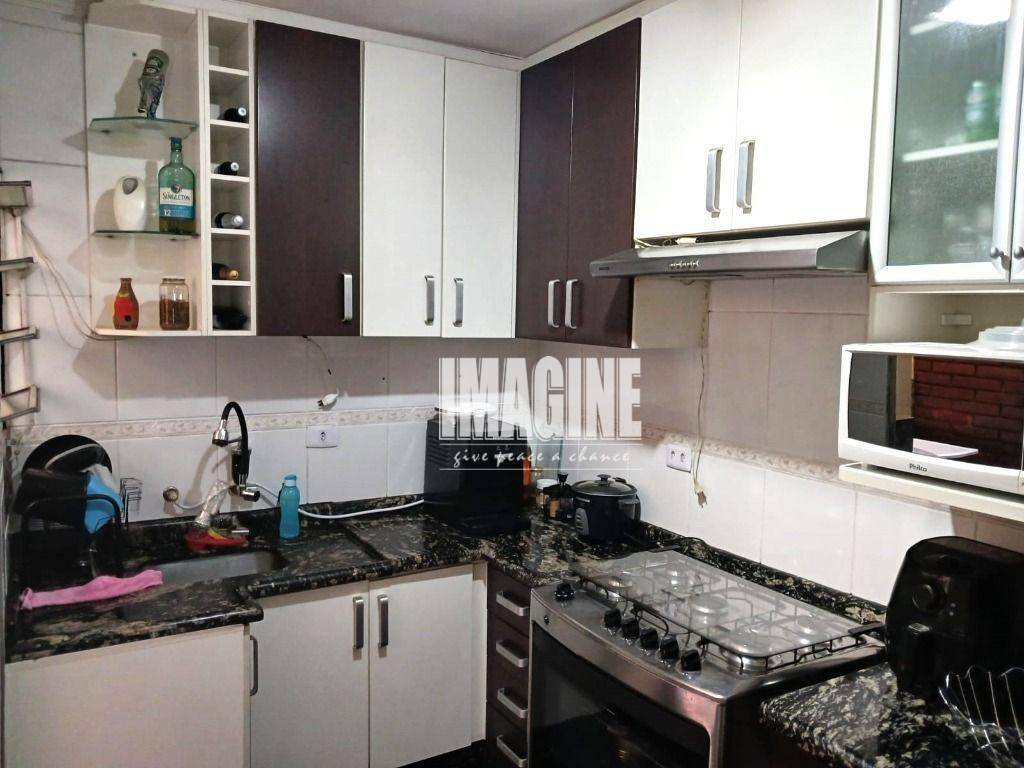 Sobrado à venda com 3 quartos, 72m² - Foto 2