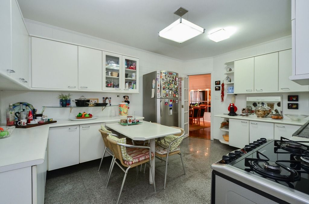 Apartamento à venda com 3 quartos, 140m² - Foto 6