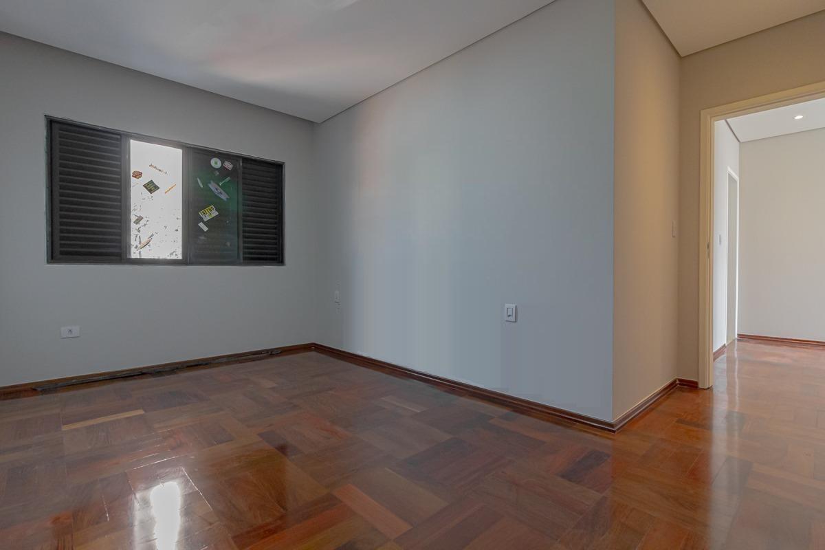 Casa à venda com 3 quartos, 261m² - Foto 18