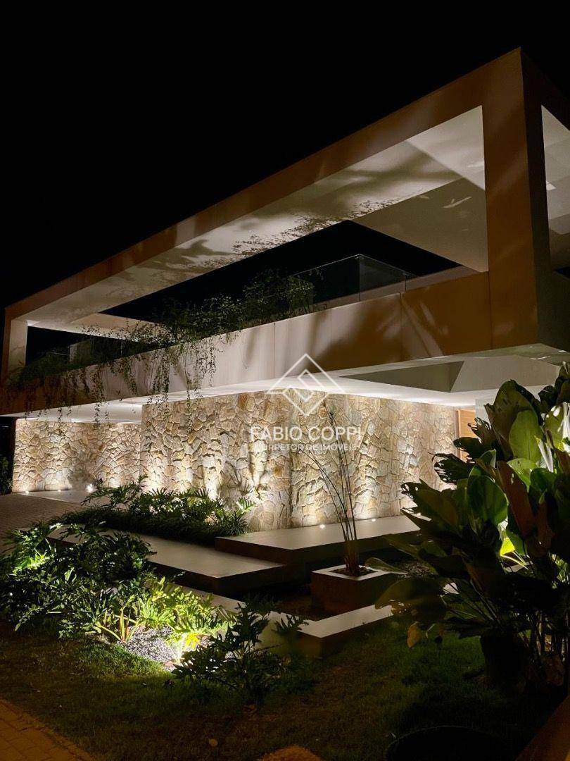 Casa de Condomínio à venda com 4 quartos, 400m² - Foto 2