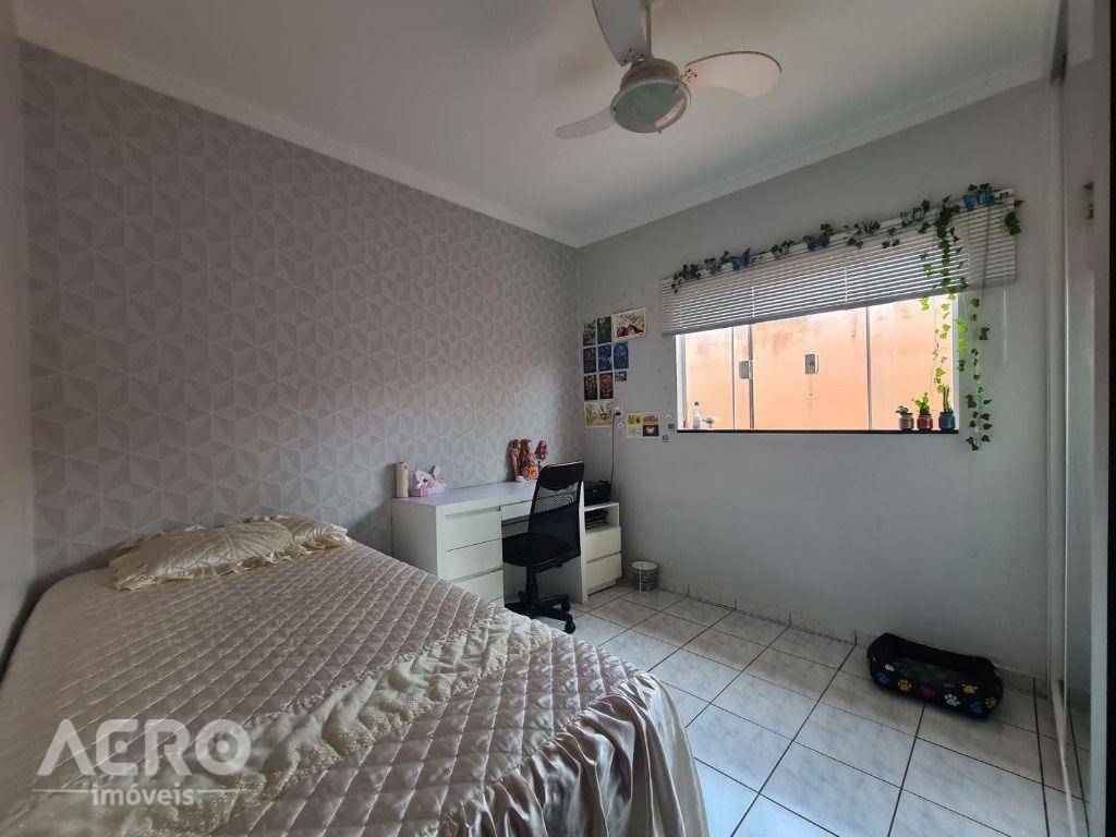 Casa à venda com 3 quartos, 144m² - Foto 14