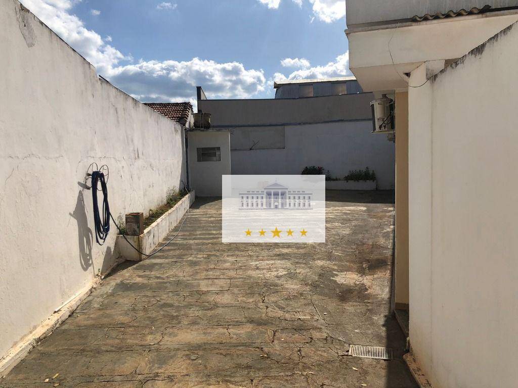 Casa à venda e aluguel com 3 quartos, 242m² - Foto 4