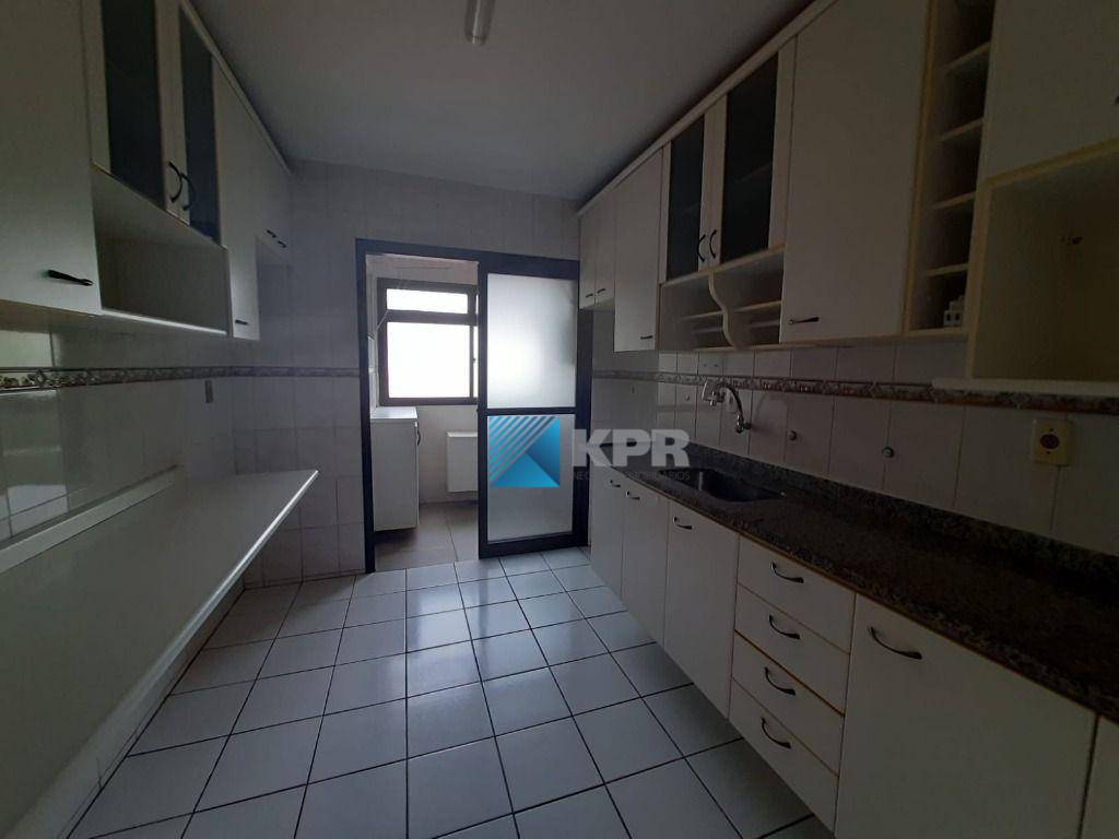Apartamento para alugar com 3 quartos, 82m² - Foto 9