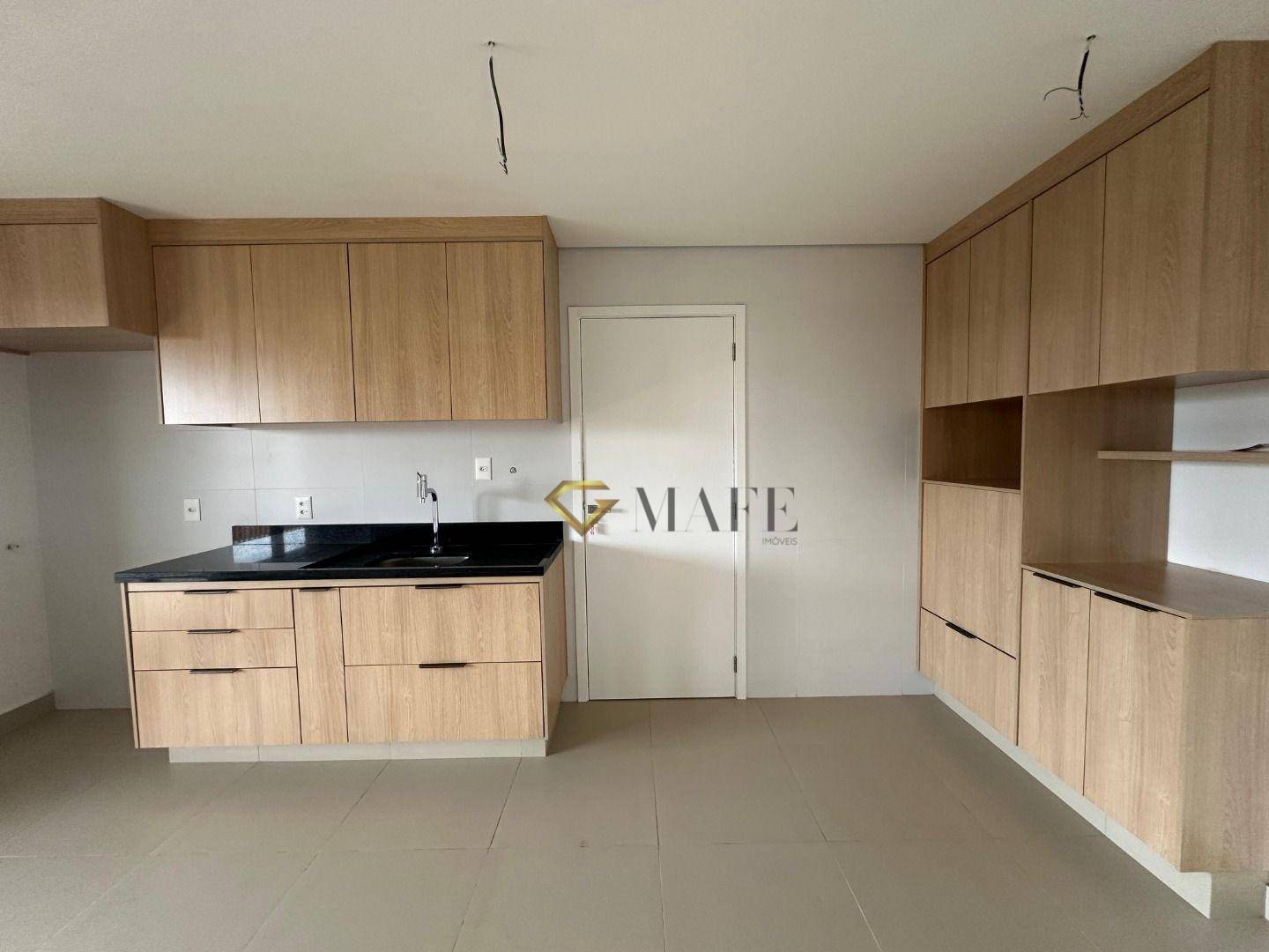 Apartamento à venda com 3 quartos, 141m² - Foto 9