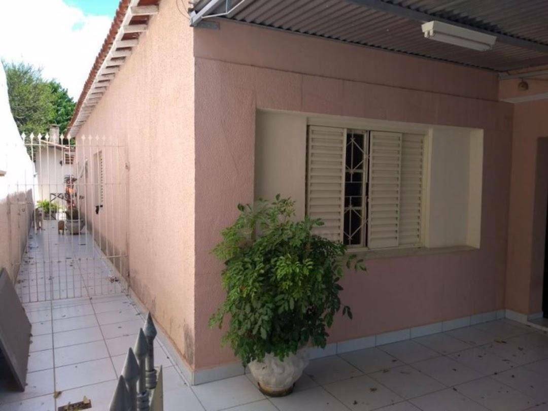 Casa à venda com 3 quartos, 220m² - Foto 4