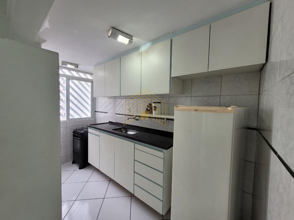 Apartamento à venda com 2 quartos, 70m² - Foto 17