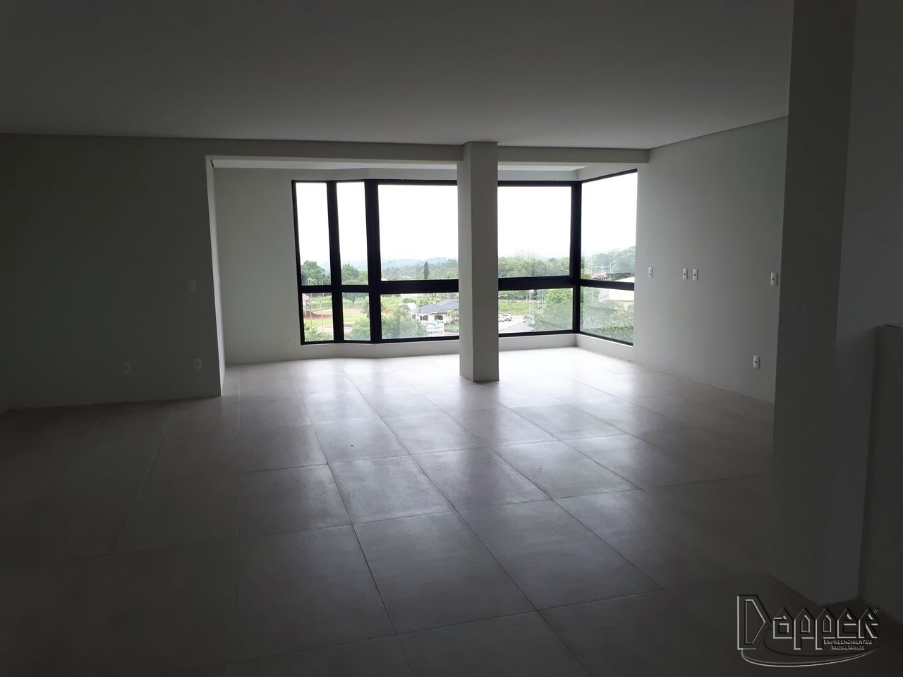 Apartamento à venda com 3 quartos, 212m² - Foto 2