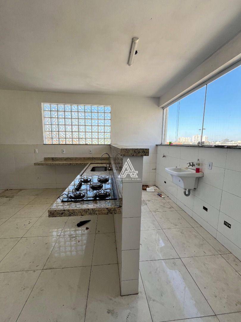 Casa para alugar com 4 quartos, 150m² - Foto 18